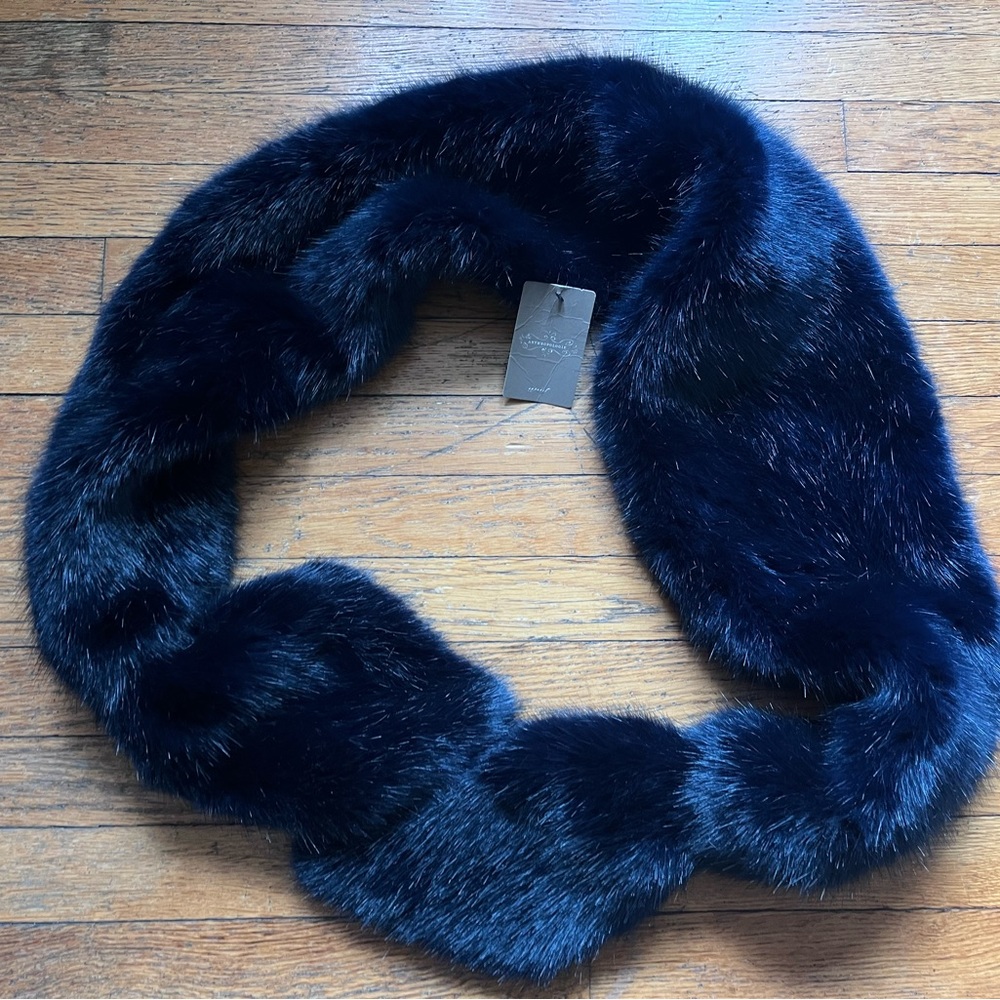 Anthropologie faux fur navy stole with velvet lining NWT